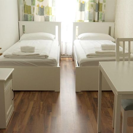 Hotel Pension Arpi Виена Екстериор снимка