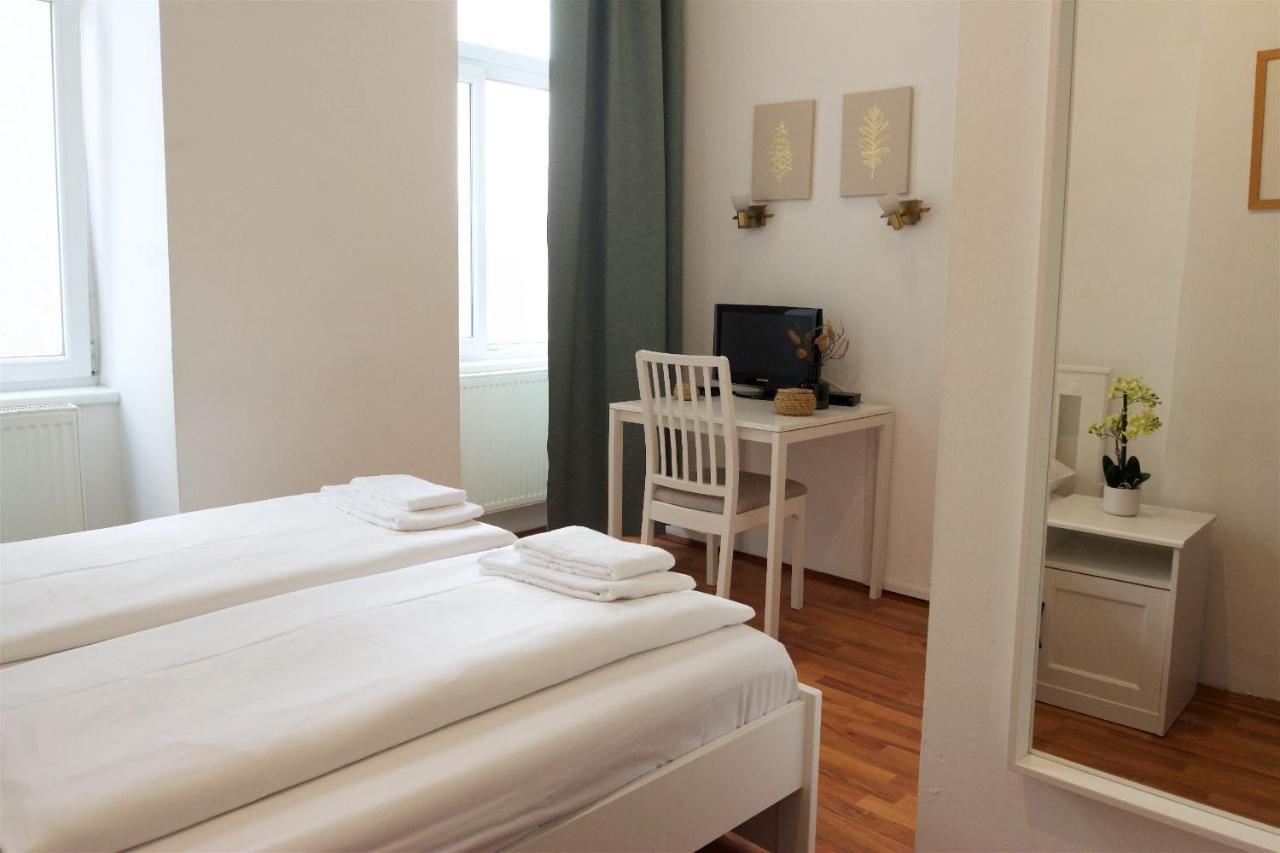 Hotel Pension Arpi Виена Екстериор снимка