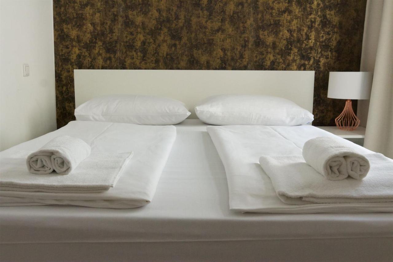 Hotel Pension Arpi Виена Екстериор снимка