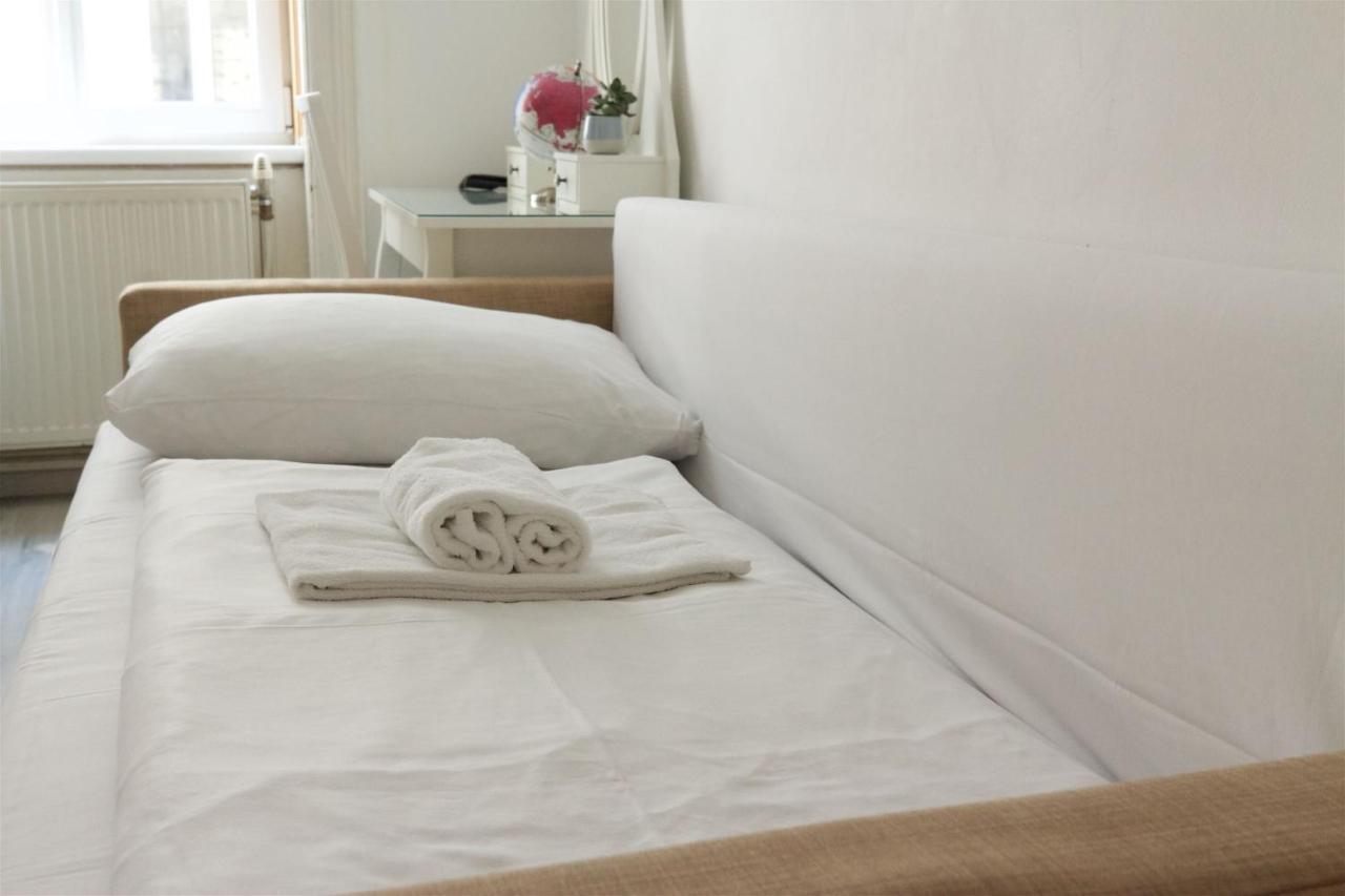 Hotel Pension Arpi Виена Екстериор снимка