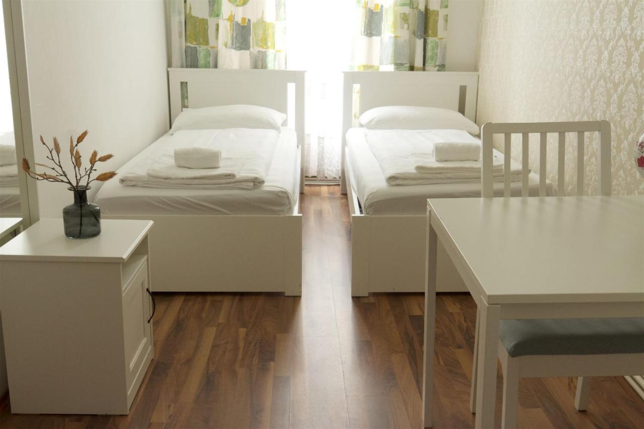 Hotel Pension Arpi Виена Екстериор снимка