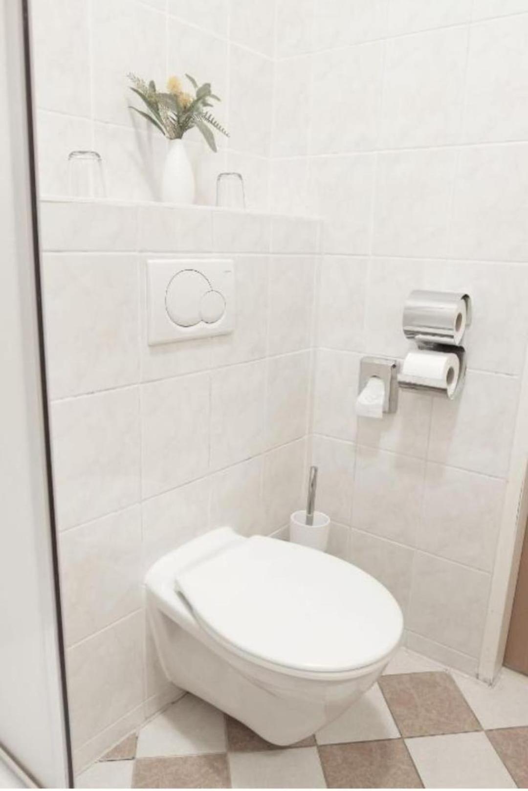 Hotel Pension Arpi Виена Екстериор снимка