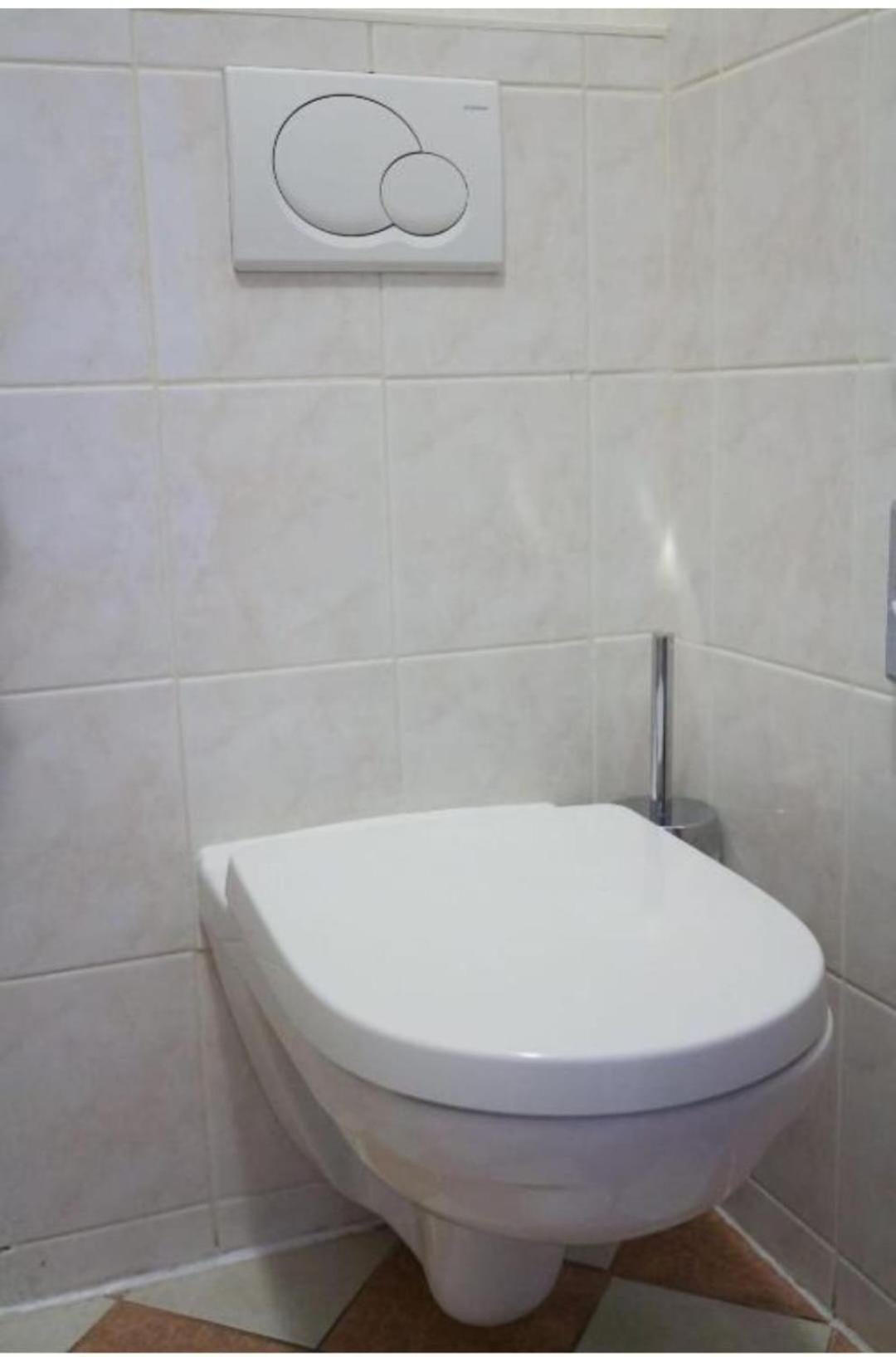 Hotel Pension Arpi Виена Екстериор снимка