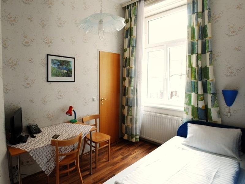 Hotel Pension Arpi Виена Екстериор снимка